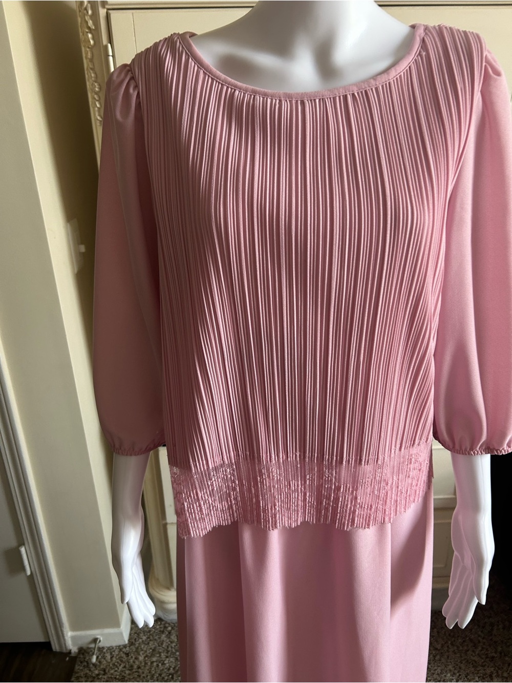 Vtg Pink Pleated Lace Hem Dress - Picture 2 of 5